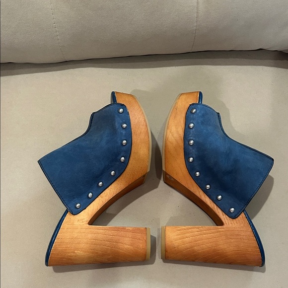 BCBGeneration Navy Leather Mules with Wooden Heel - Picture 7 of 10